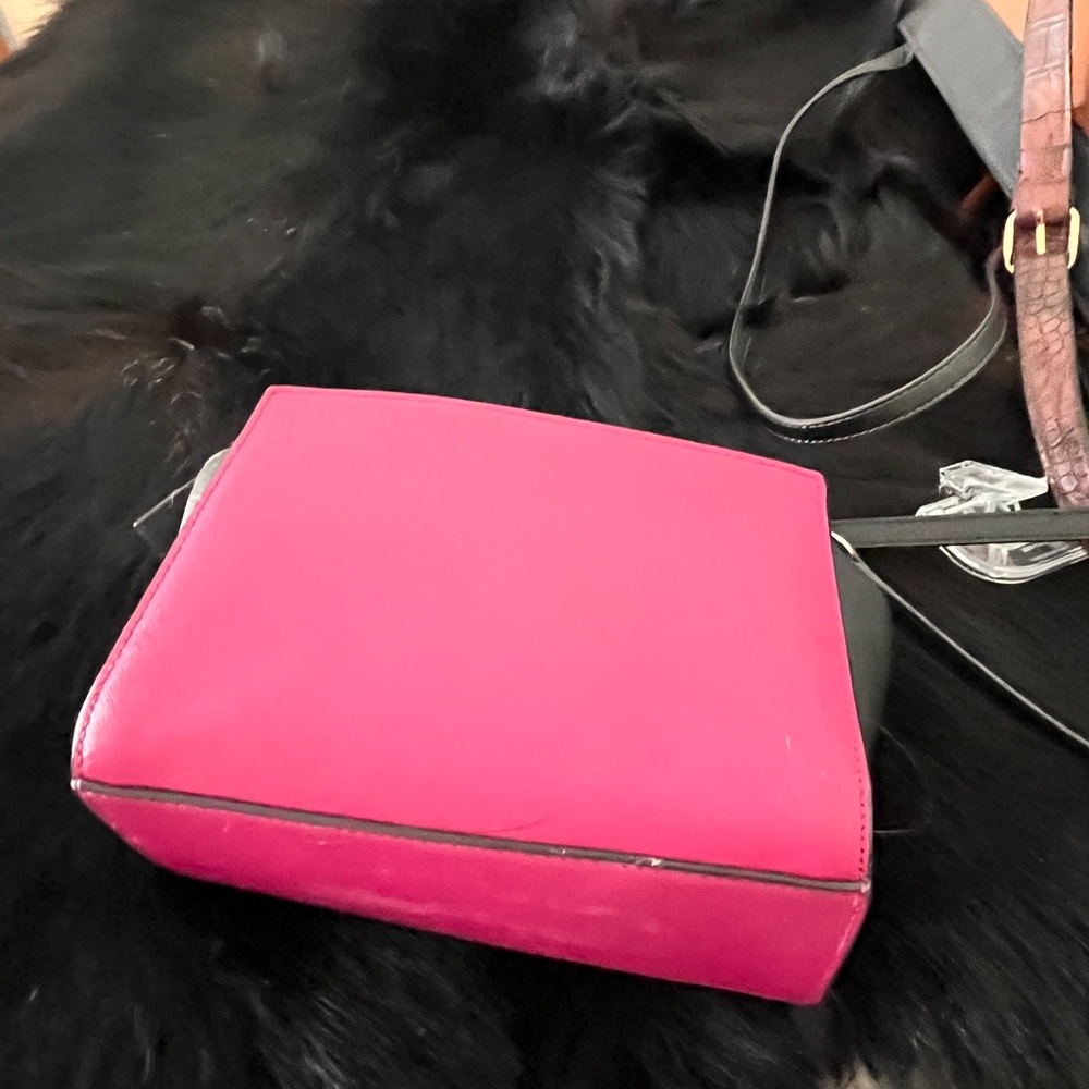 Purse - Picture 2 of 4